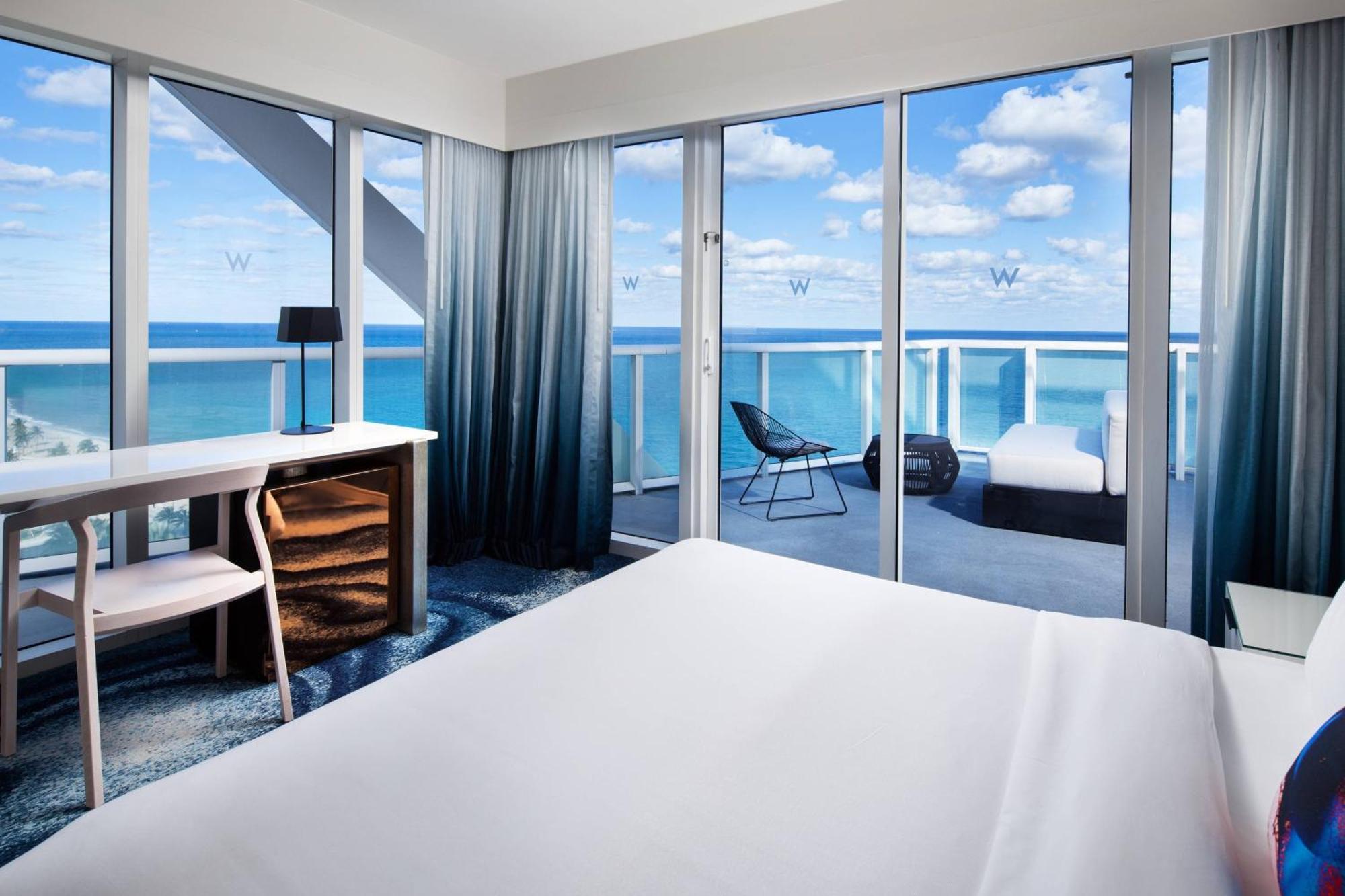 Supreme One-Bedroom King Suite with Sofa Bed and Oceanfront - Mobility/Hearing Accessible with Roll-In Shower